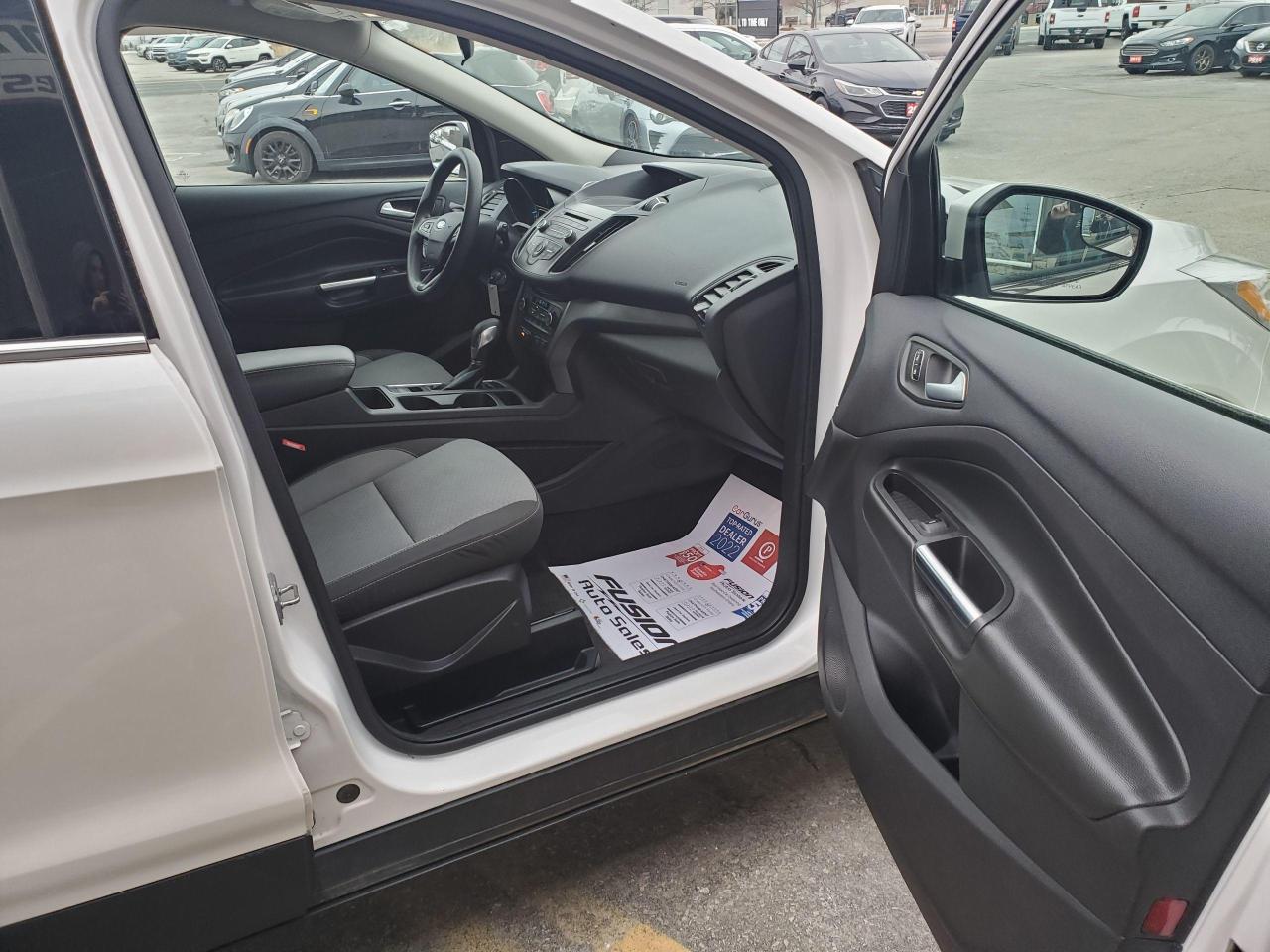2018 Ford Escape SE 4WD-HEATED SEATS-REAR CAMERA-BLUETOOTH - Photo #11