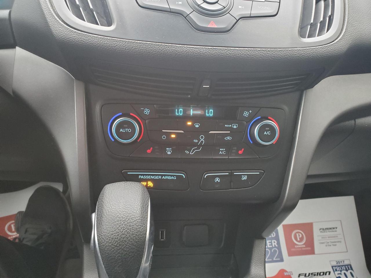 2018 Ford Escape SE 4WD-HEATED SEATS-REAR CAMERA-BLUETOOTH - Photo #17