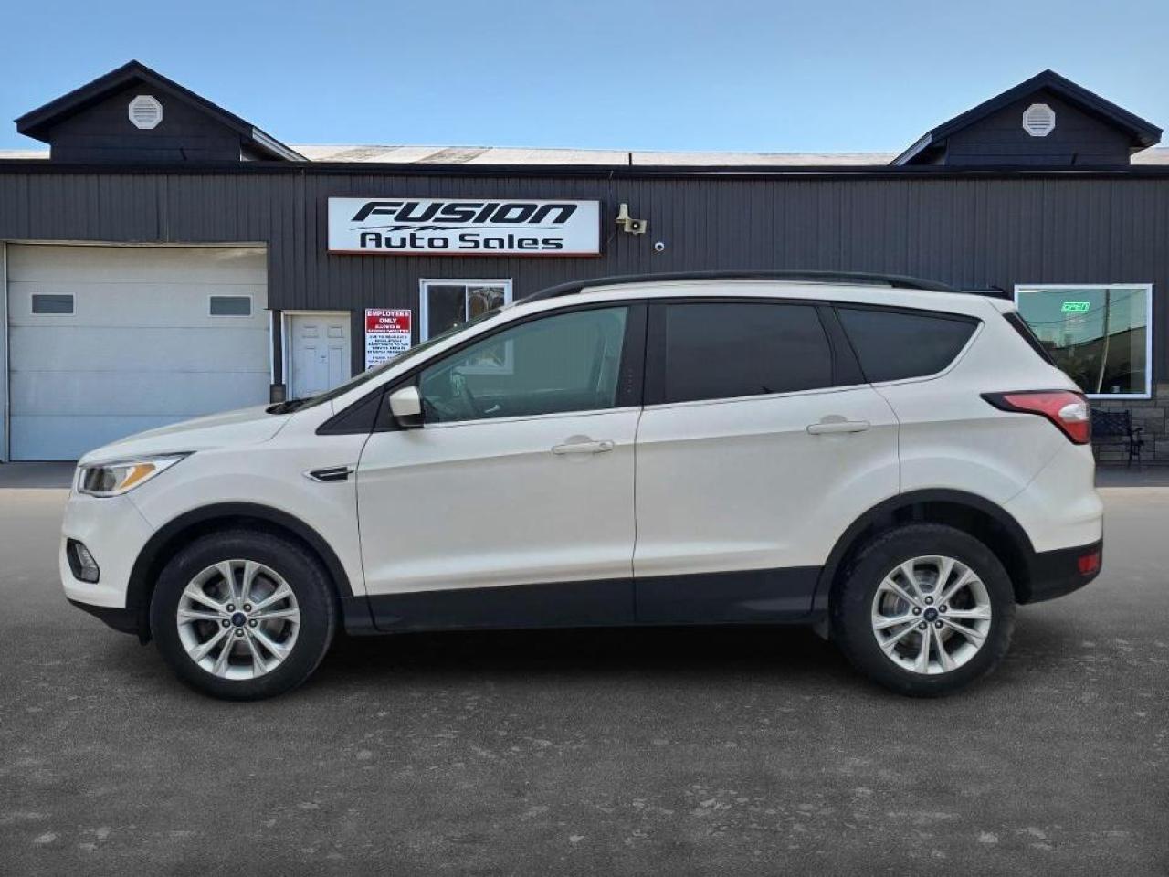 2018 Ford Escape SE 4WD-HEATED SEATS-REAR CAMERA-BLUETOOTH - Photo #2
