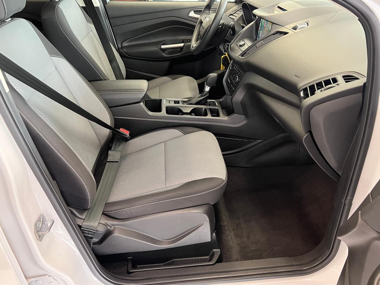 2017 Ford Escape SE+ApplePlay+Camera+New Brakes+CLEAN CARFAX - Photo #21