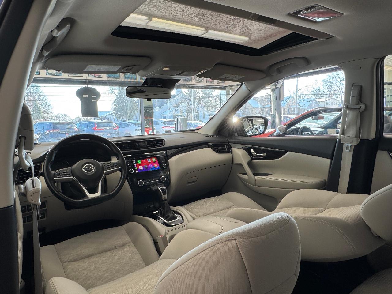 2022 Nissan Qashqai SV AWD+Roof+Adaptive Cruise+RMT Start+CLEAN CARFAX - Photo #3