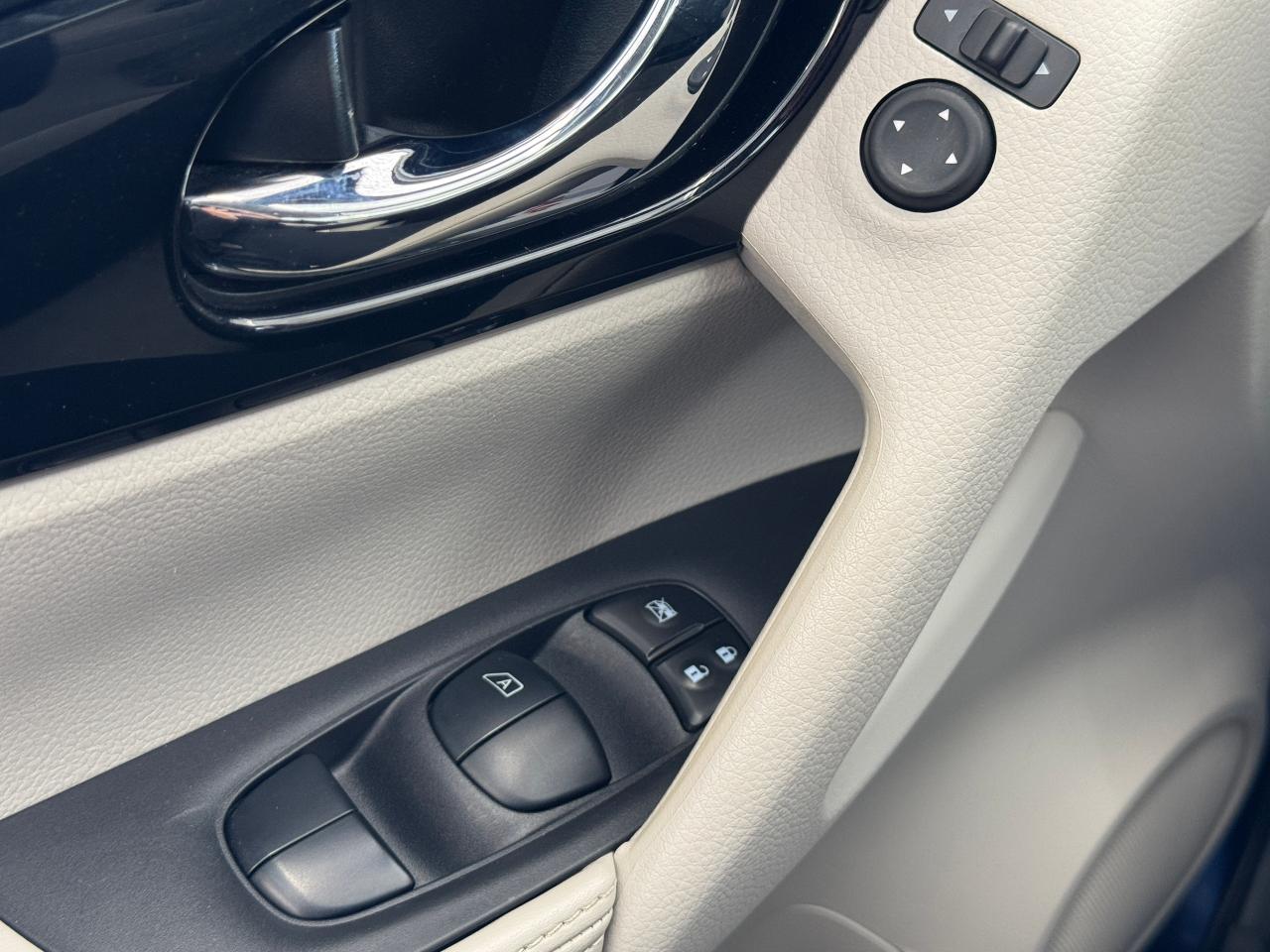 2022 Nissan Qashqai SV AWD+Roof+Adaptive Cruise+RMT Start+CLEAN CARFAX - Photo #52