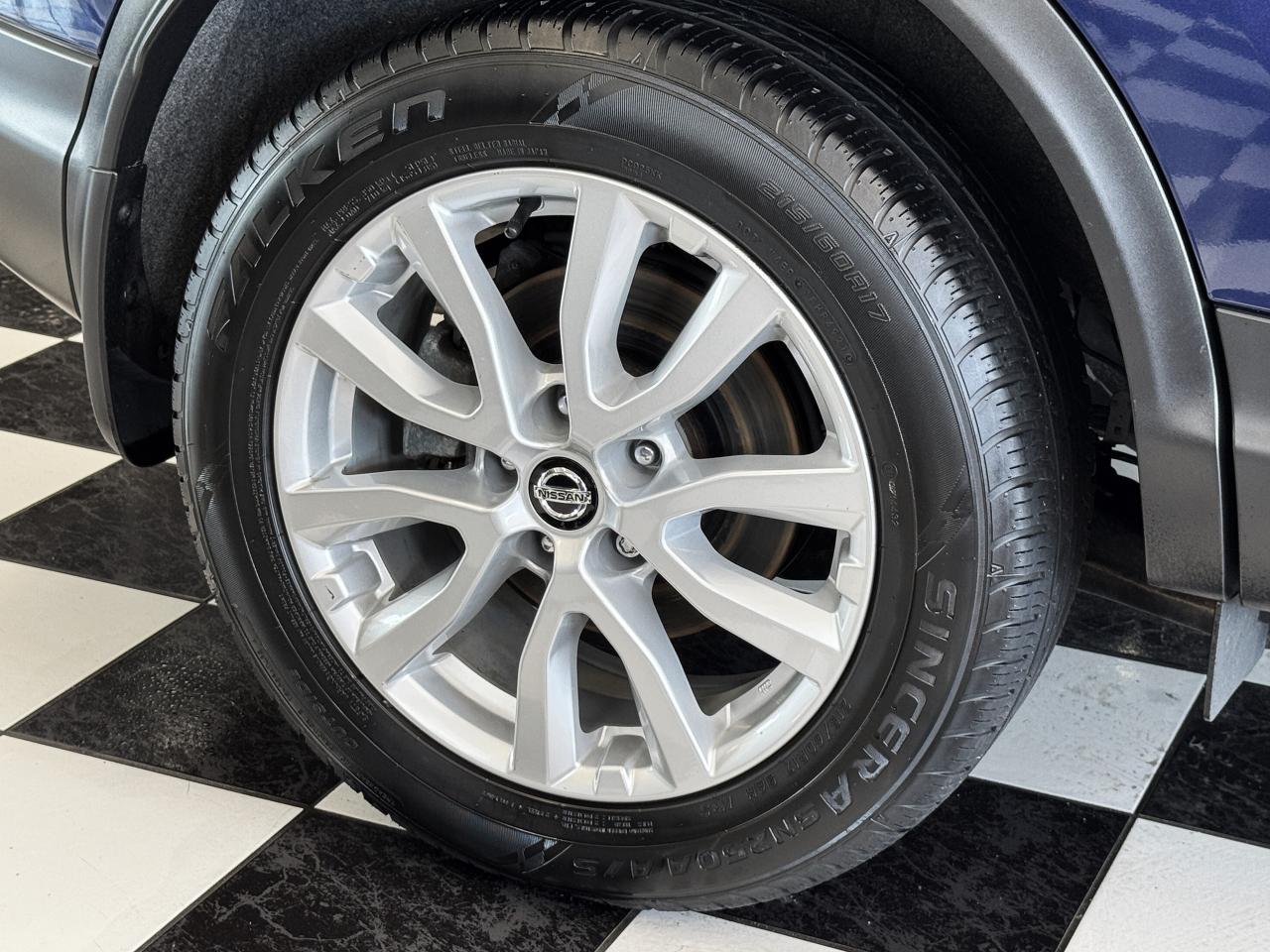 2022 Nissan Qashqai SV AWD+Roof+Adaptive Cruise+RMT Start+CLEAN CARFAX - Photo #57