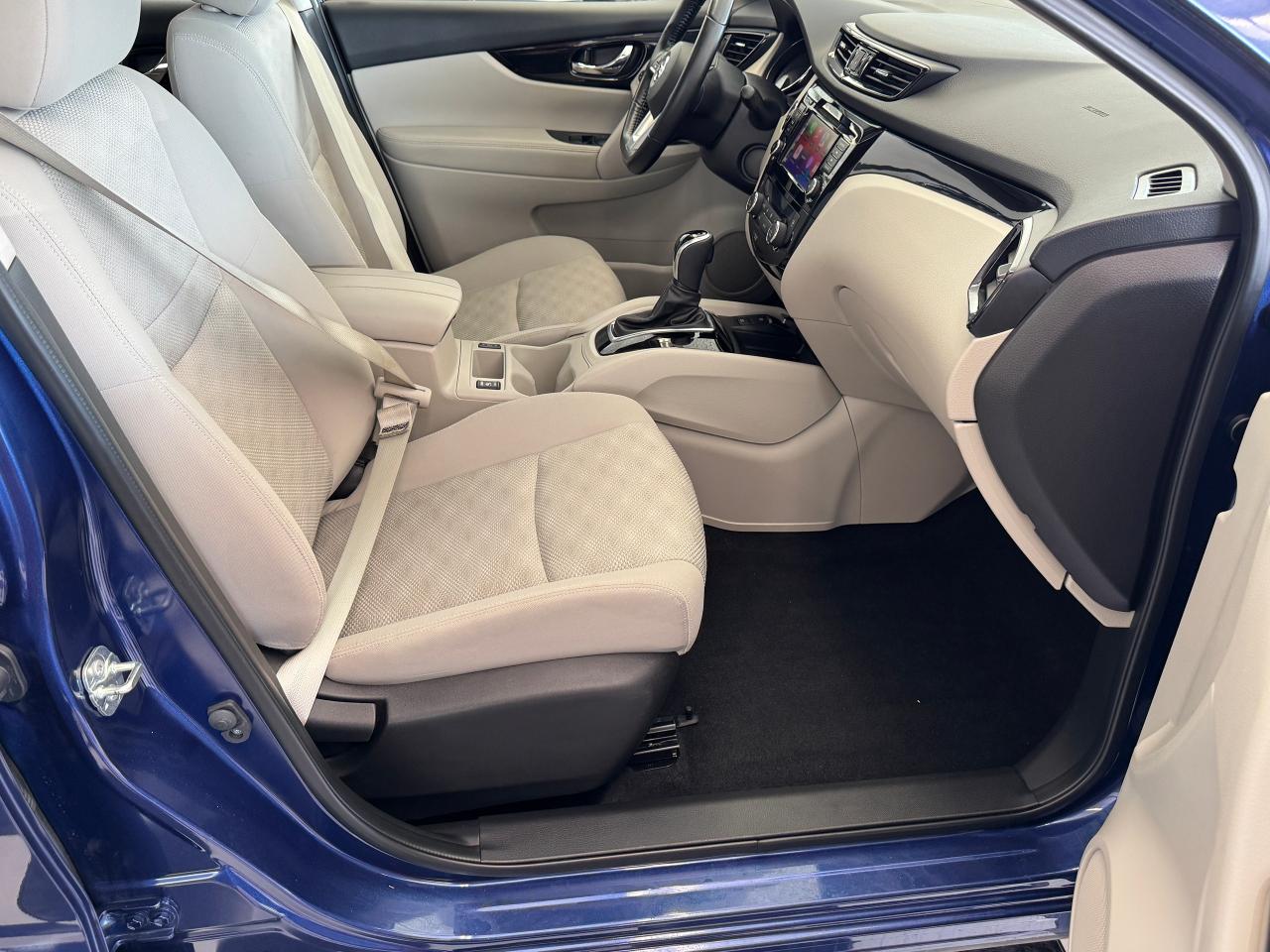 2022 Nissan Qashqai SV AWD+Roof+Adaptive Cruise+RMT Start+CLEAN CARFAX - Photo #25