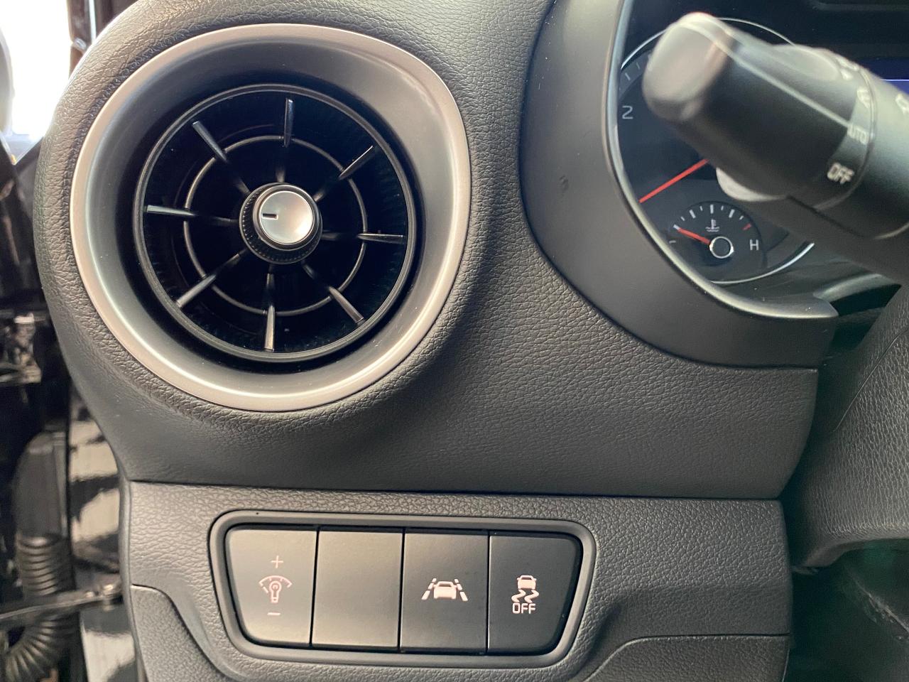 2019 Kia Forte LX+ApplePlay+Camera+Heated Steering+CLEAN CARFAX Photo118