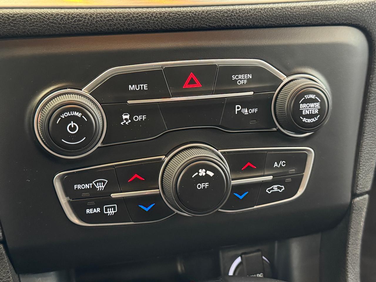 2019 Dodge Charger SXT+ApplePlay+Camera+CLEAN CARFAX Photo96