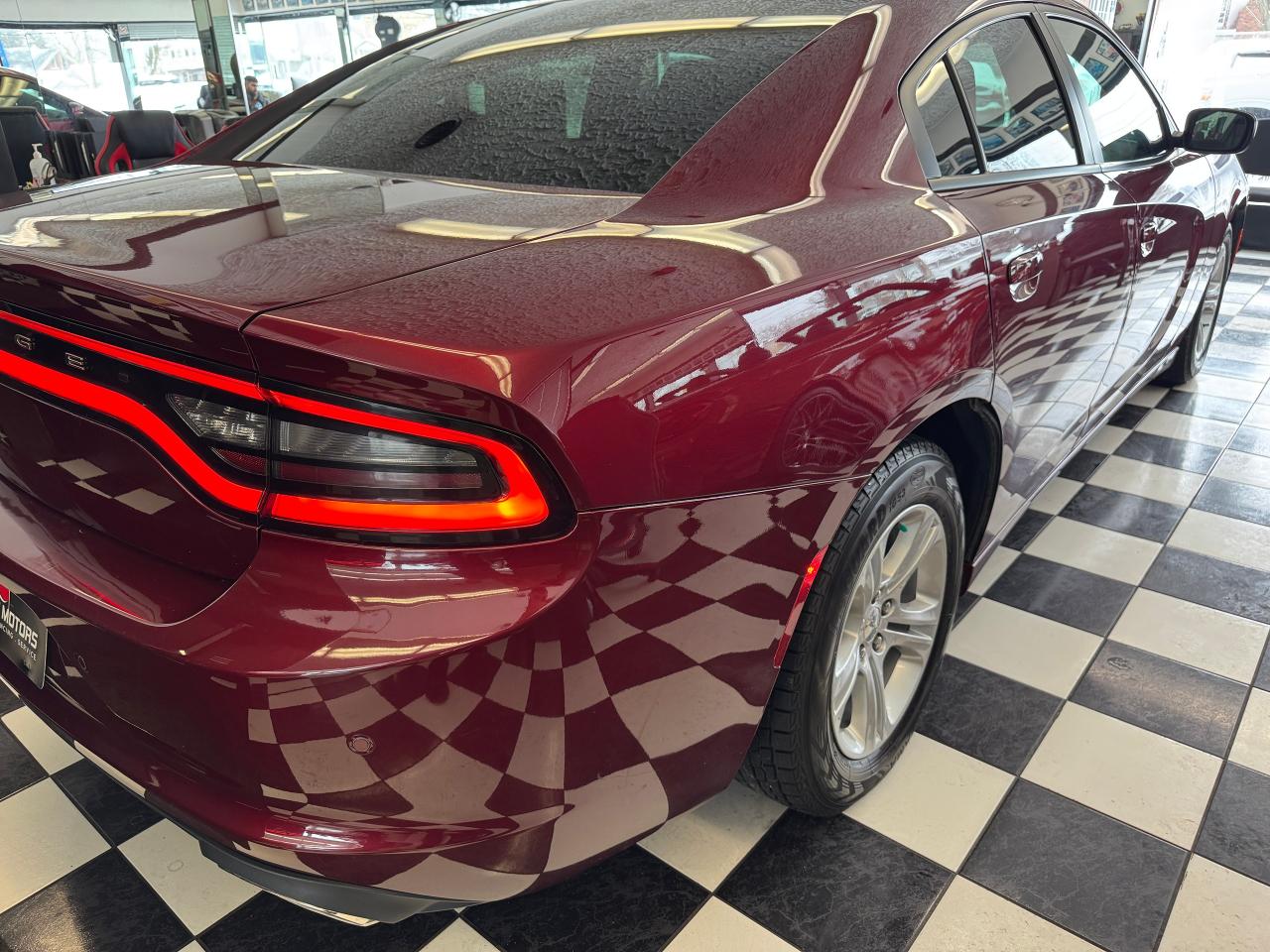 2019 Dodge Charger SXT+ApplePlay+Camera+CLEAN CARFAX Photo101