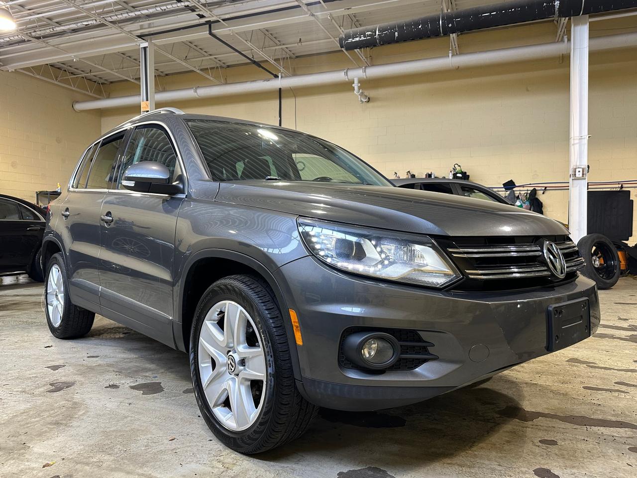 Used 2016 Volkswagen Tiguan Highline AWD *SAFETY INCL*CLEAN CARFAX* for sale in North York, ON