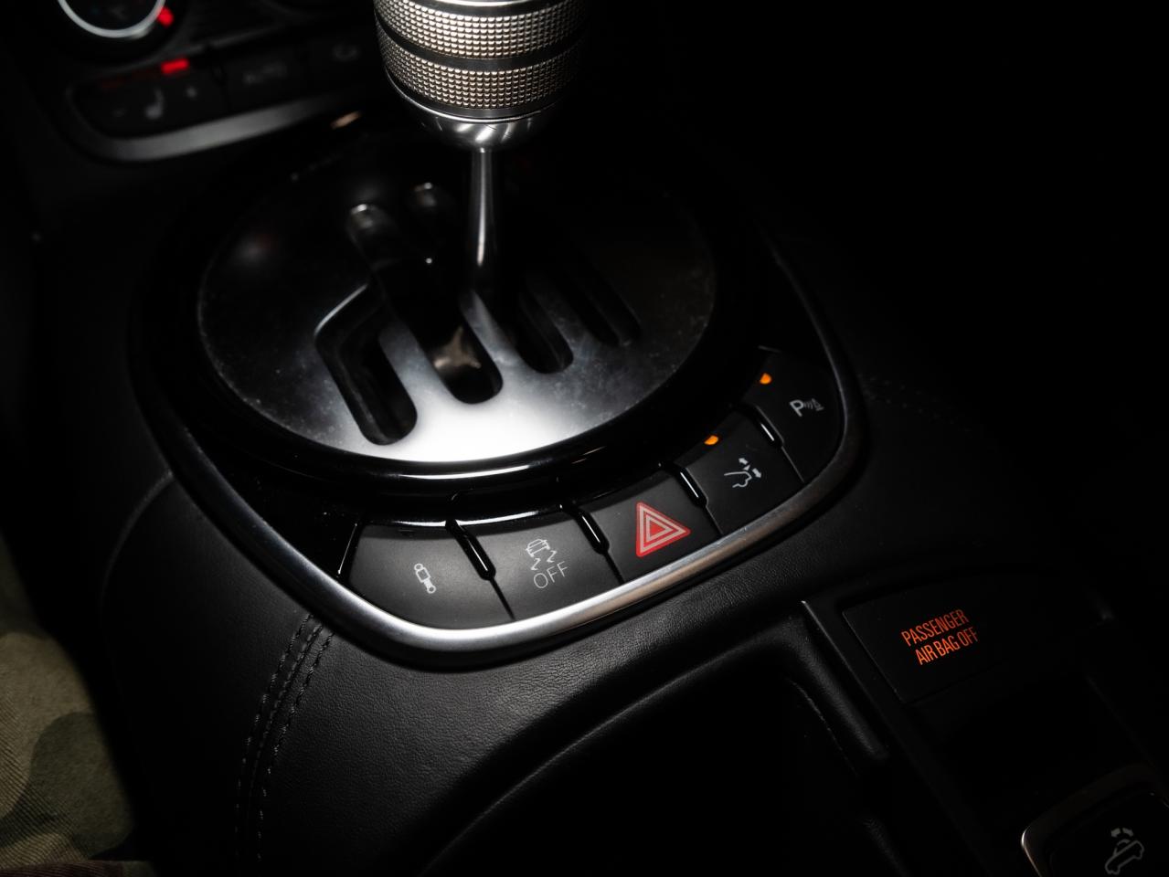 2014 Audi R8 SPYDER | MANUAL | BANG OLUFSEN Photo