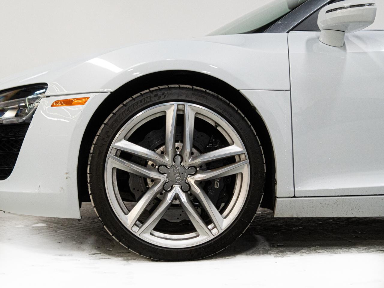 2014 Audi R8 SPYDER | MANUAL | BANG OLUFSEN Photo