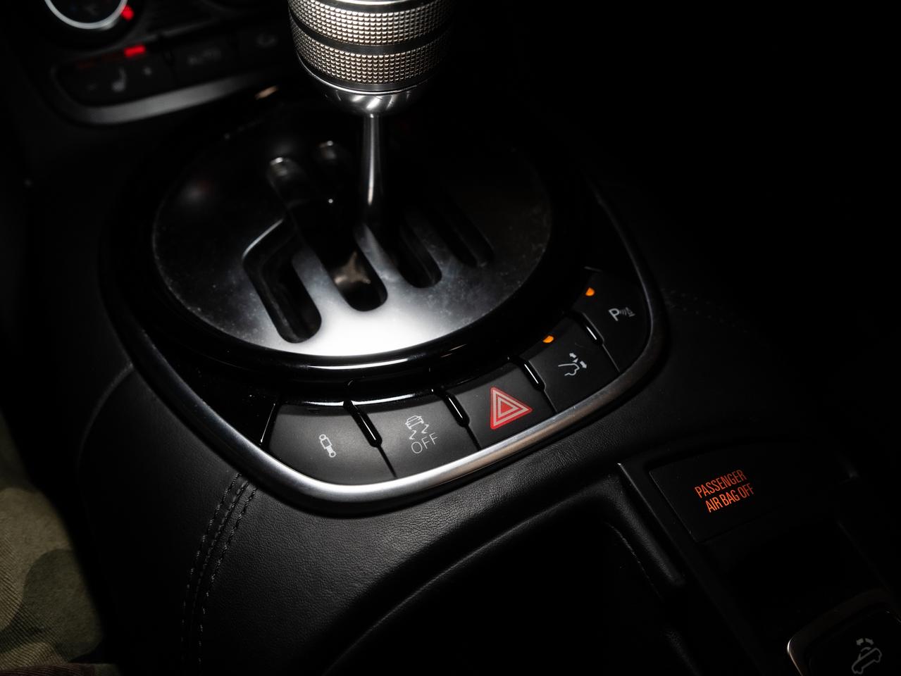 2014 Audi R8 SPYDER | MANUAL | BANG OLUFSEN Photo