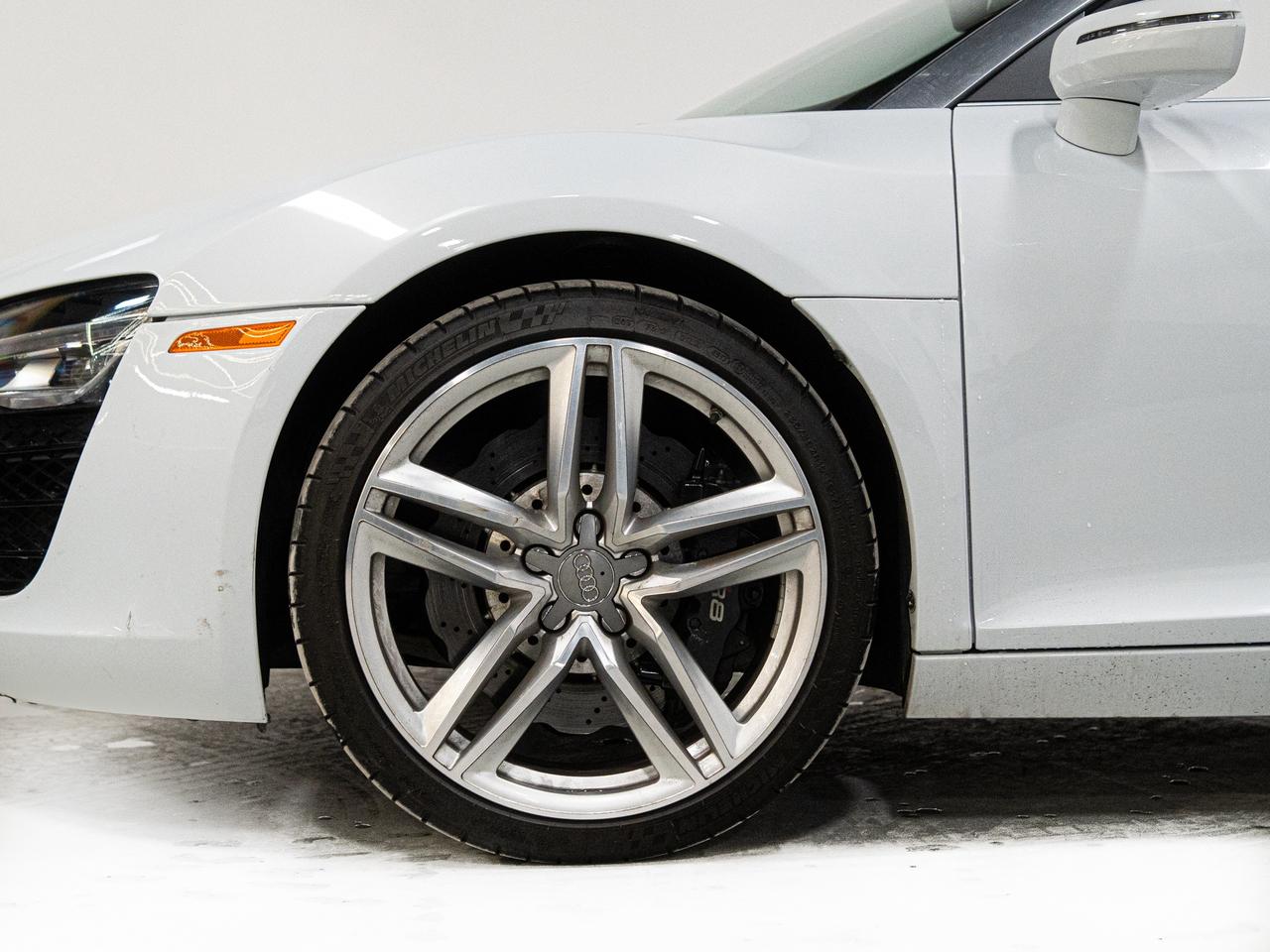 2014 Audi R8 SPYDER | MANUAL | BANG OLUFSEN Photo