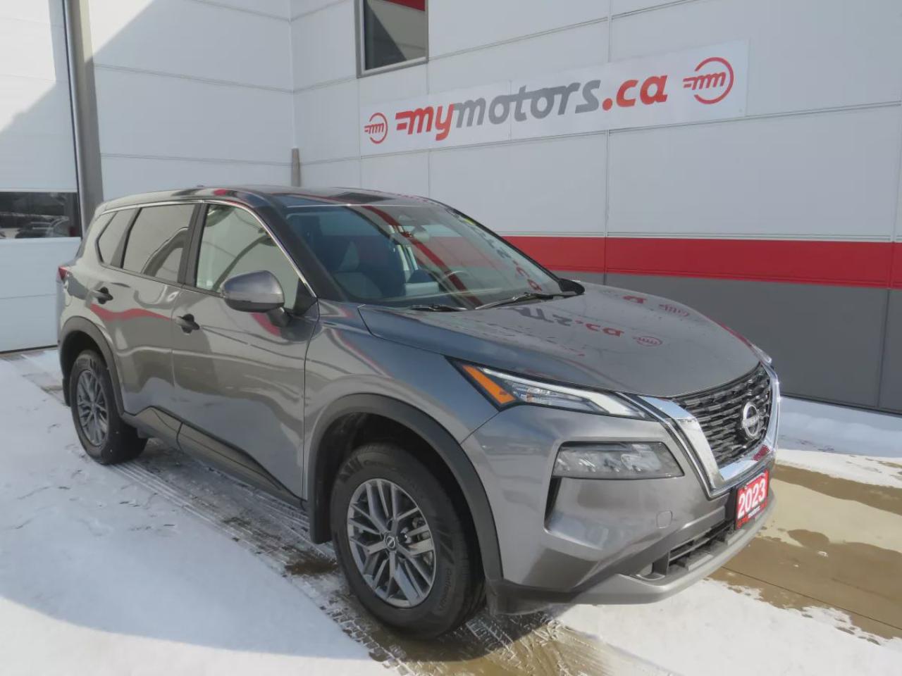 Used 2023 Nissan Rogue S (**ALLOY RIMS**REAR PRIVACY COVER**LEATHER WRAPPED STEERING WHEEL**HEATED SEATS/STEERING WHEEL**DIGITAL TOUCHSCREEN**REVERSE CAMERA**DUAL CLIMATE CONTROL**USB**PUSH BUTTON START**BLUETOOTH**CRUISE CONTROL**) for sale in Tillsonburg, ON