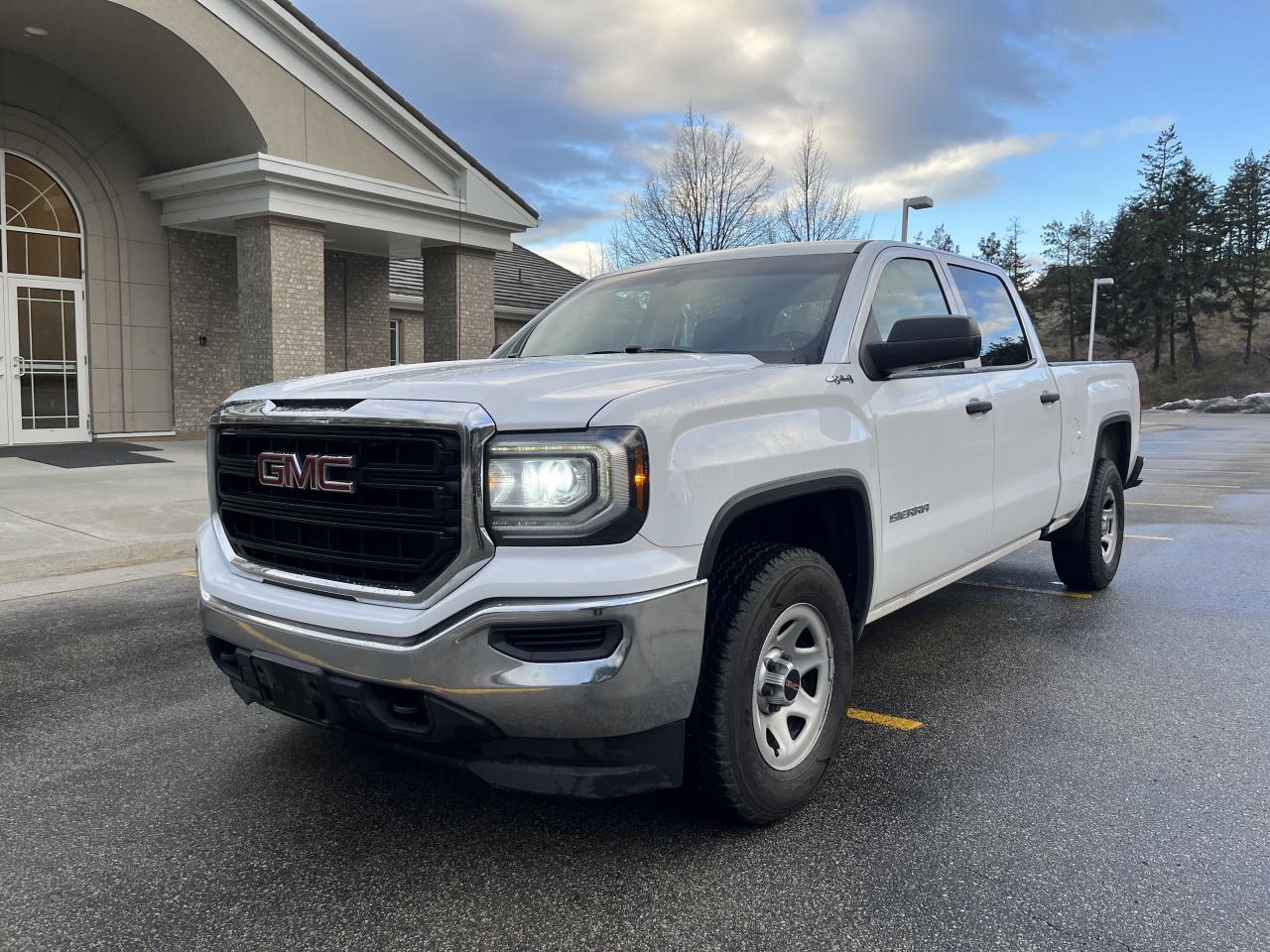 Used 2018 GMC Sierra 1500 Base Crew Cab Long Box 4WD for sale in West Kelowna, BC