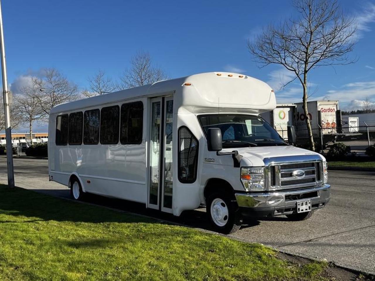 Used 2014 Ford Econoline E450 SarCraft 29 Passenger Bus for sale in Burnaby, BC