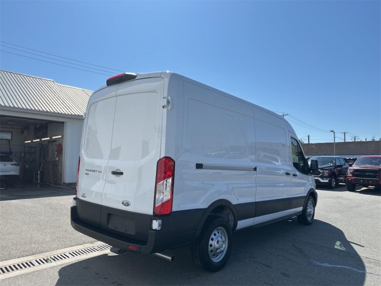 2025 Ford Transit Cargo Van BASE Photo4