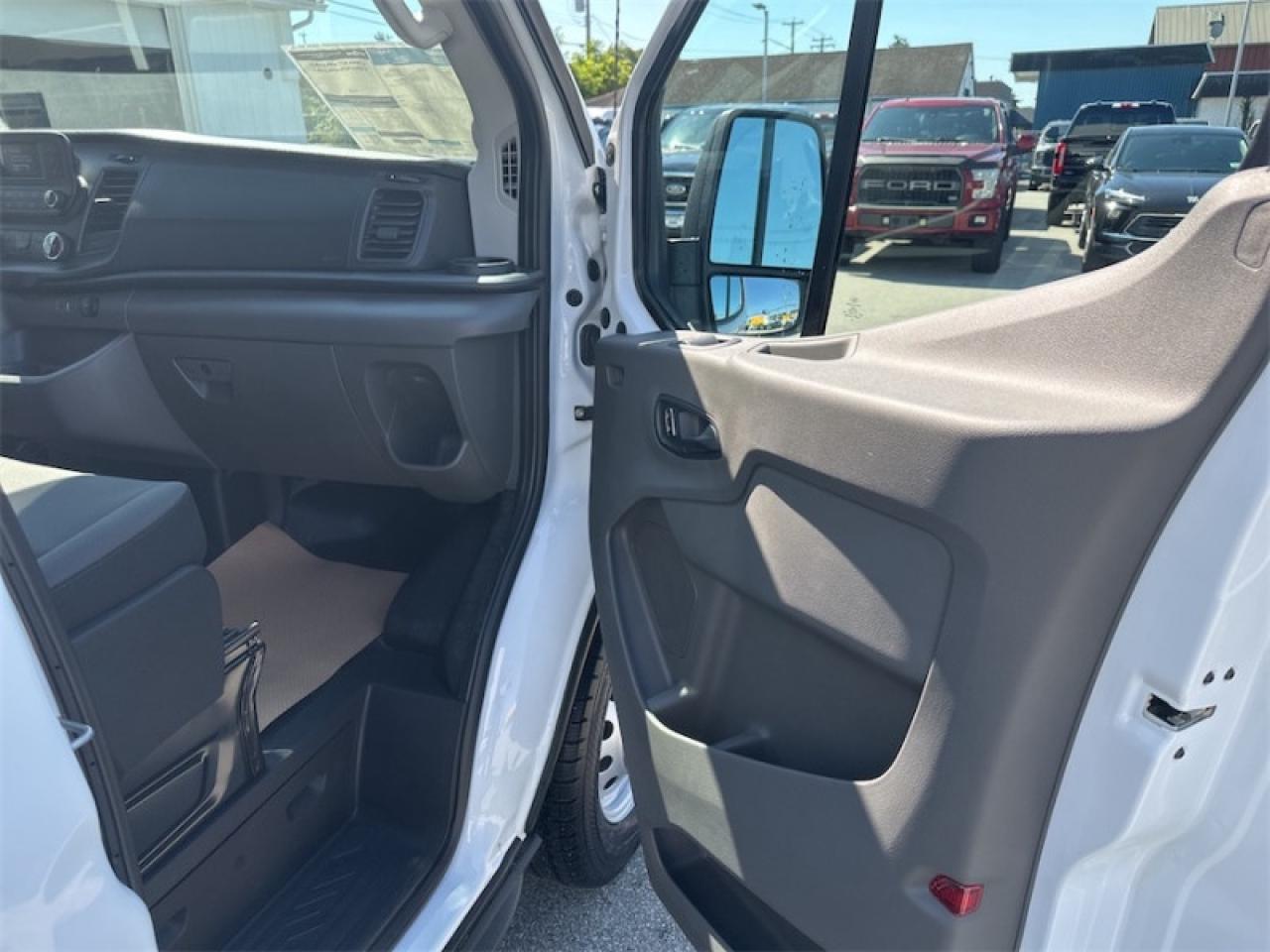 2025 Ford Transit Cargo Van BASE Photo5