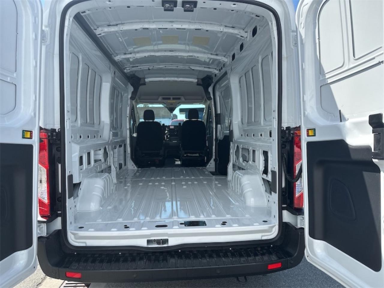 2025 Ford Transit Cargo Van BASE Photo5