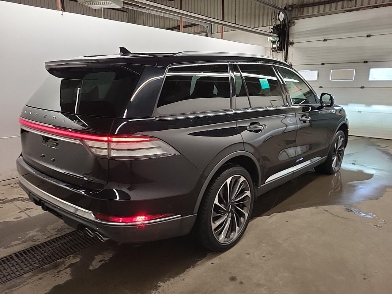 2020 Lincoln Aviator Reserve Photo3