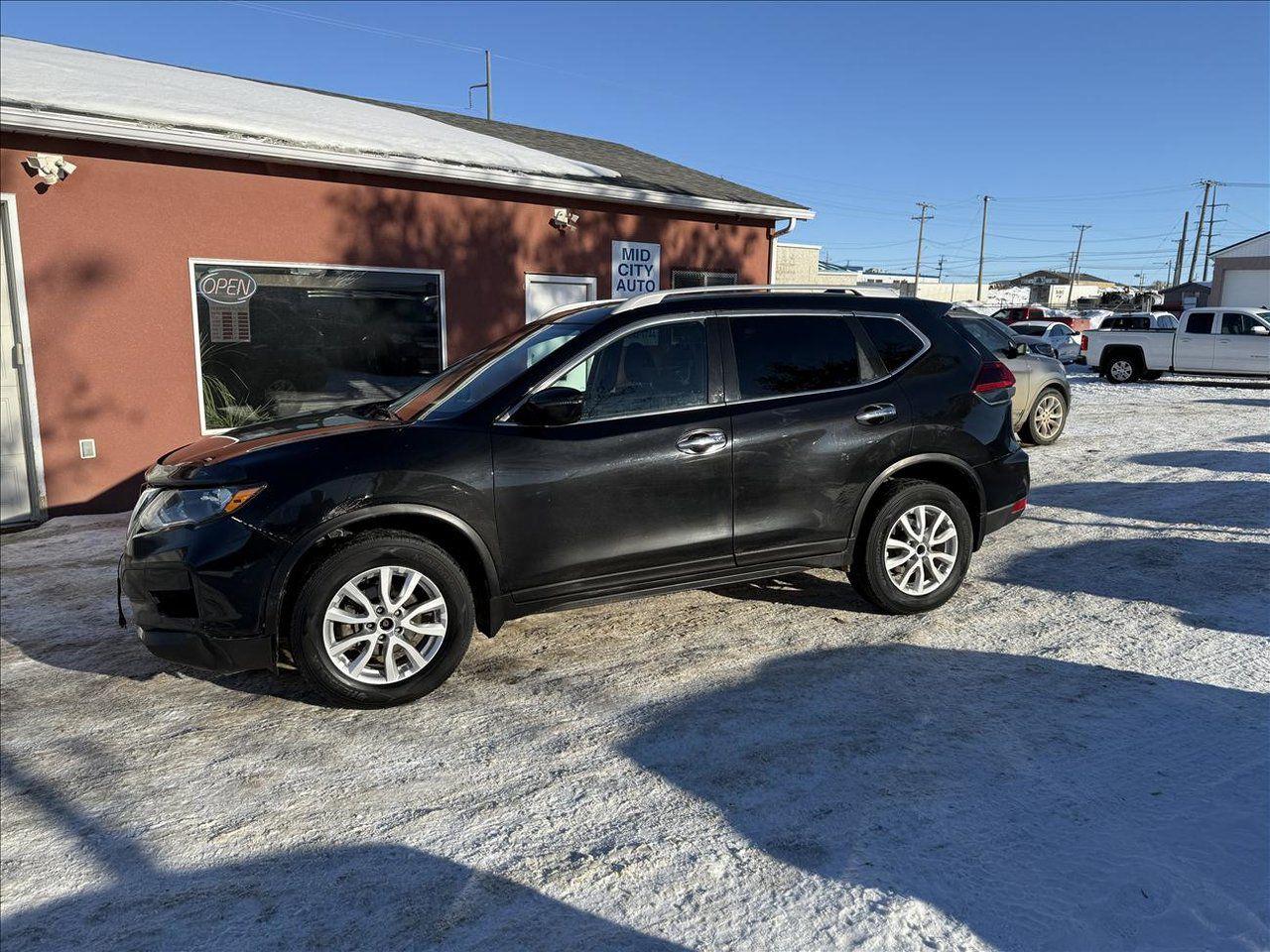 Used 2018 Nissan Rogue SV AWD for sale in Saskatoon, SK