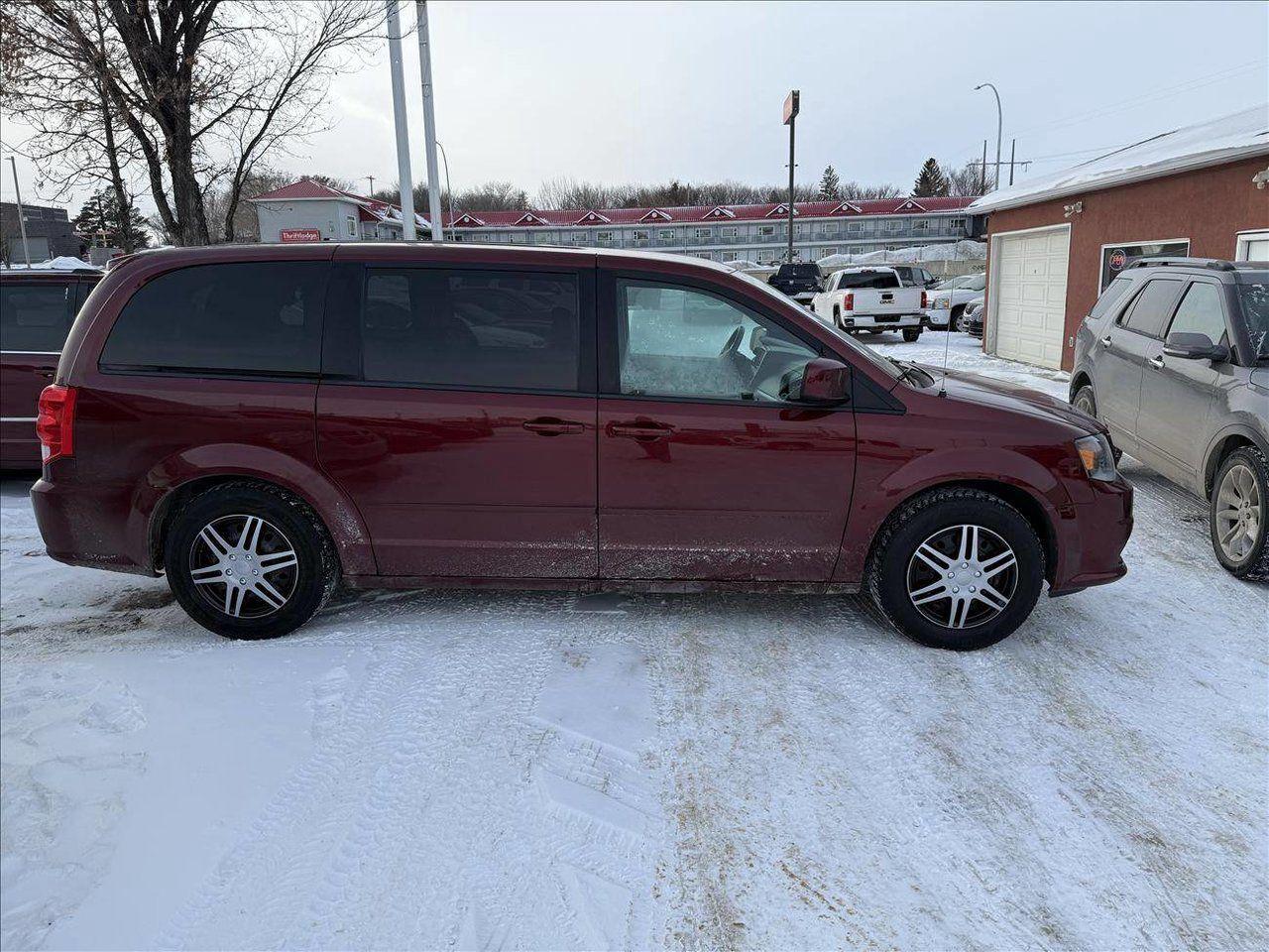 Used 2017 Dodge Grand Caravan GT for sale in Saskatoon, SK