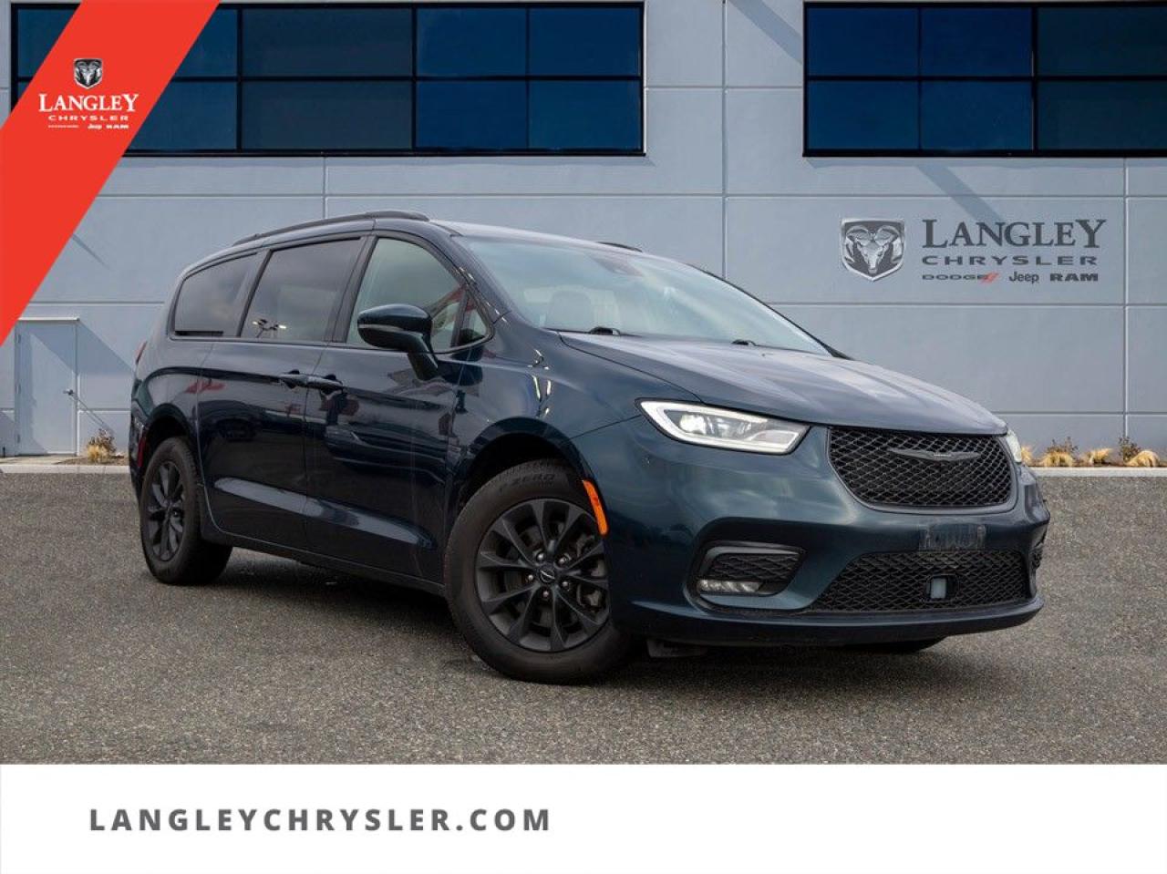 Used 2022 Chrysler Pacifica Touring for sale in Surrey, BC