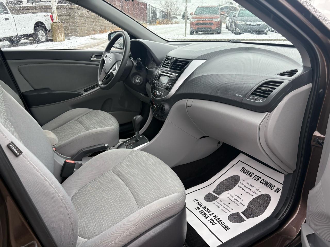 2015 Hyundai Accent GL - Photo #9