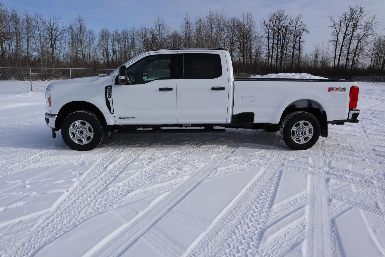 2025 Ford F-350 Super Duty SRW XLT Photo2