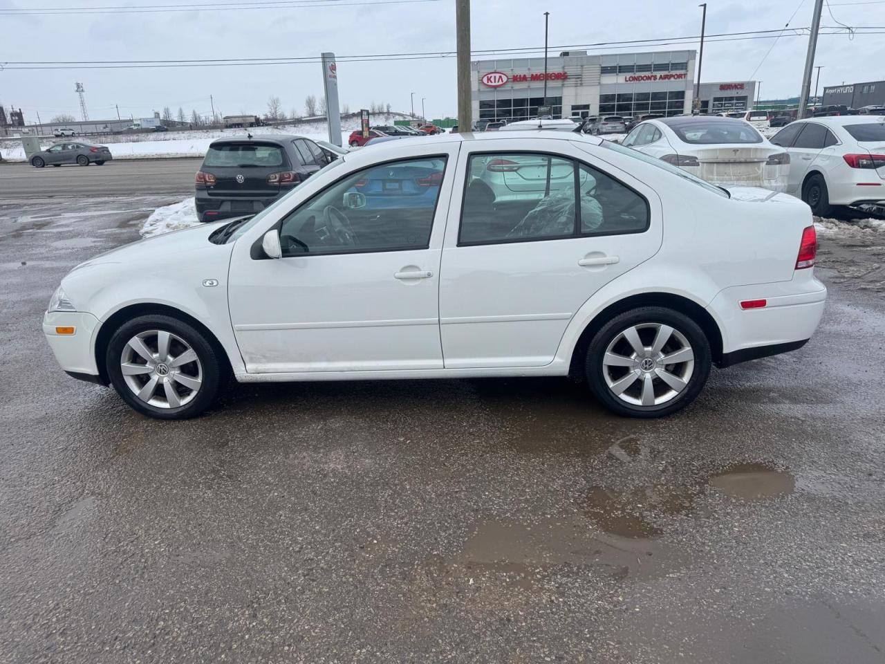 2009 Volkswagen City Jetta SEDAN, AUTO, ONLY 95KMS, 4 CYL, CERTIFIED - Photo #2