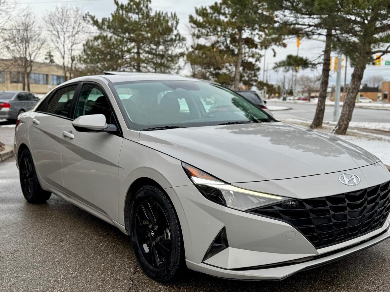 2023 Hyundai Elantra Preferred IVT w/Tech Pkg Photo4