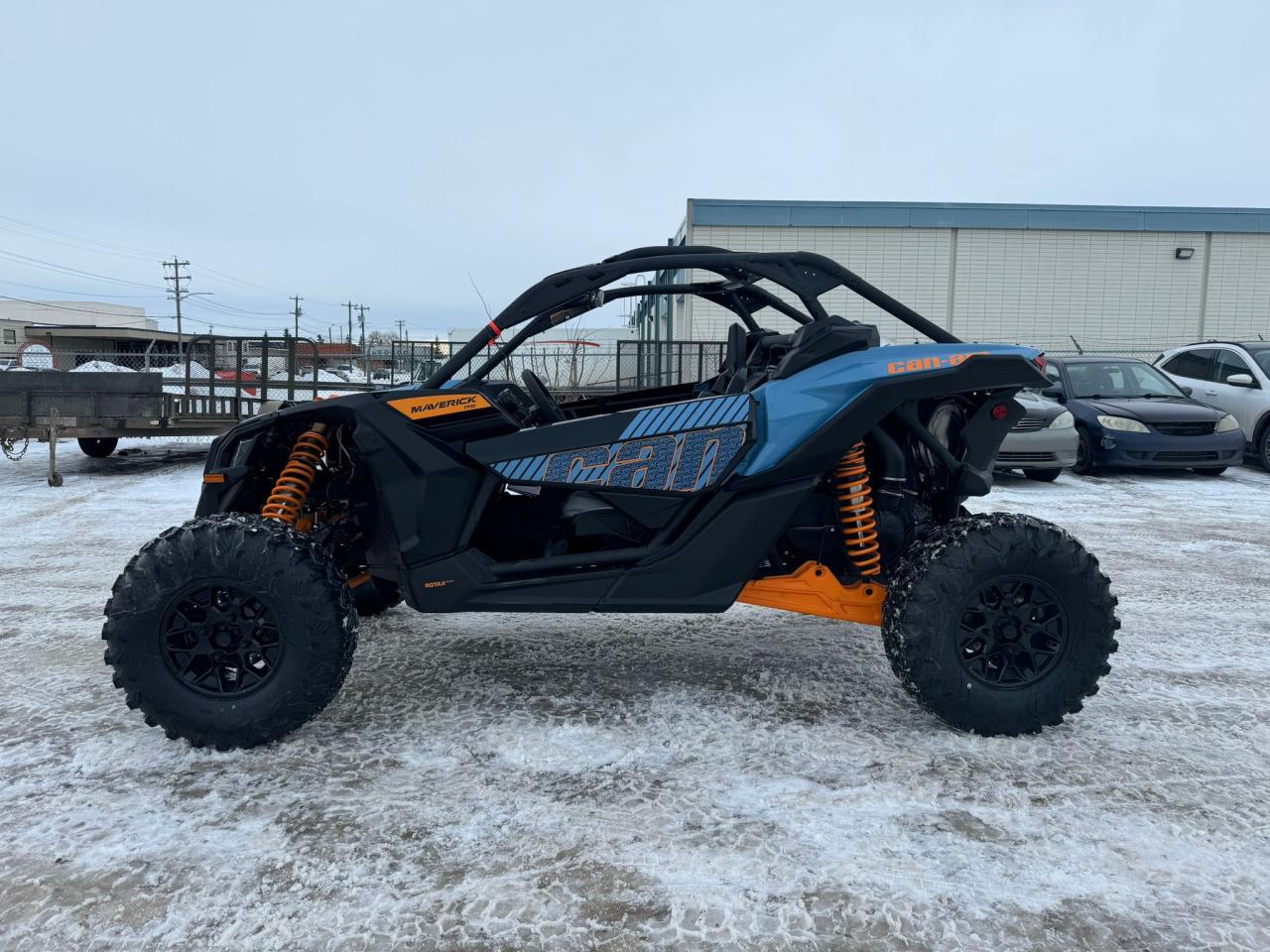 2025 CAN AM MAVERICK MAX X3 TURBO $139 B/W - Photo #3