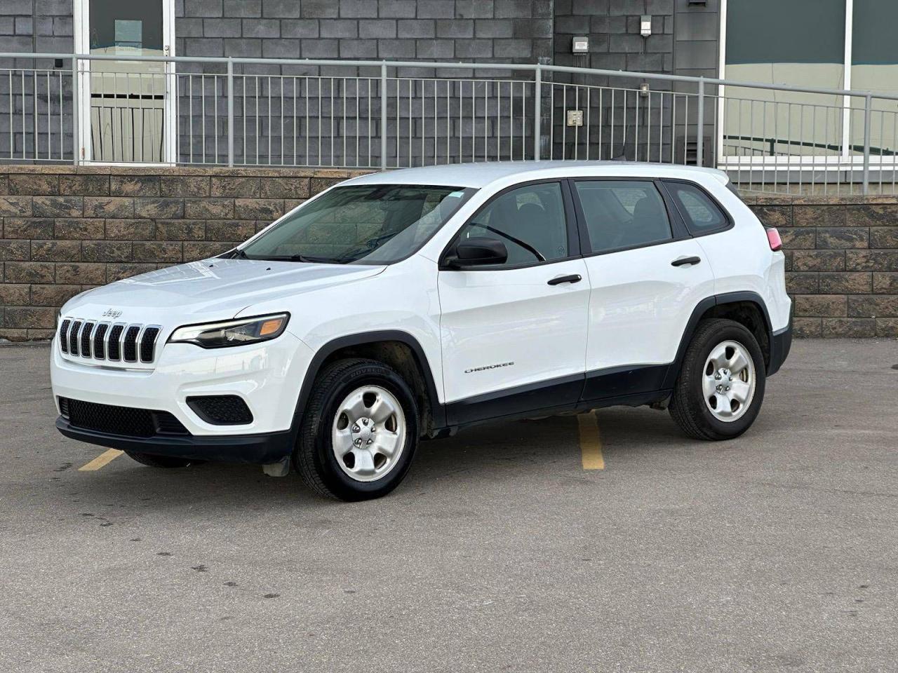 Used 2019 Jeep Cherokee Sport 4x4 | $0 DOWN | EVERYONE APPROVED! for sale in Calgary, AB