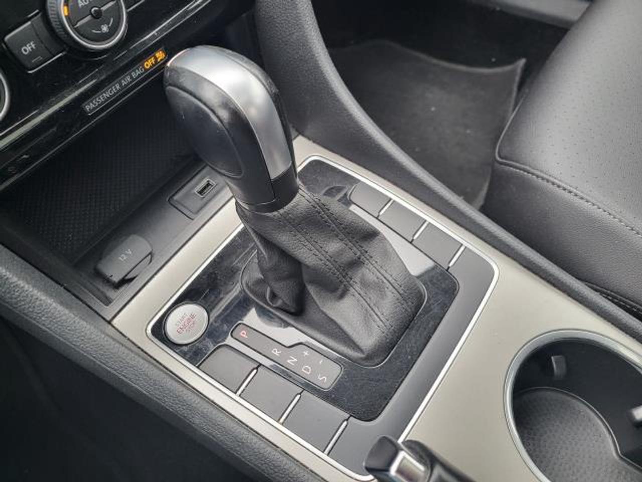 2021 Volkswagen Passat HIGHLINE Photo