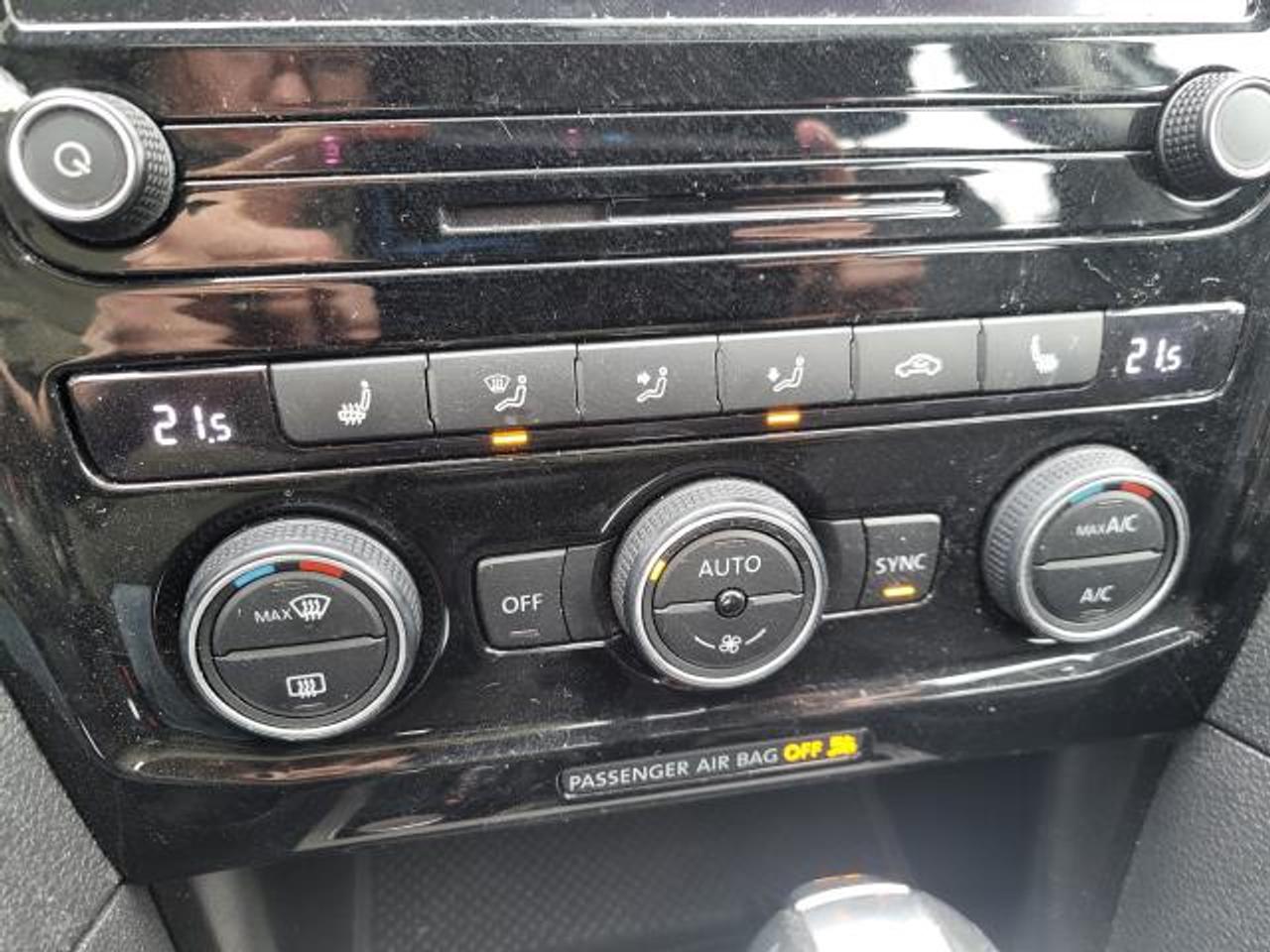 2021 Volkswagen Passat HIGHLINE Photo