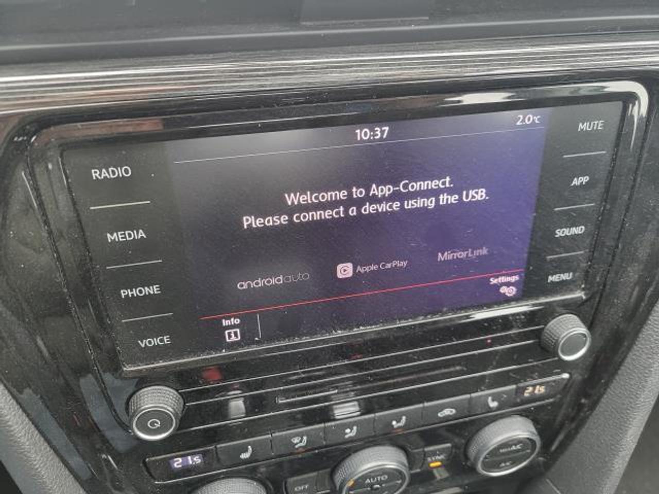 2021 Volkswagen Passat HIGHLINE Photo