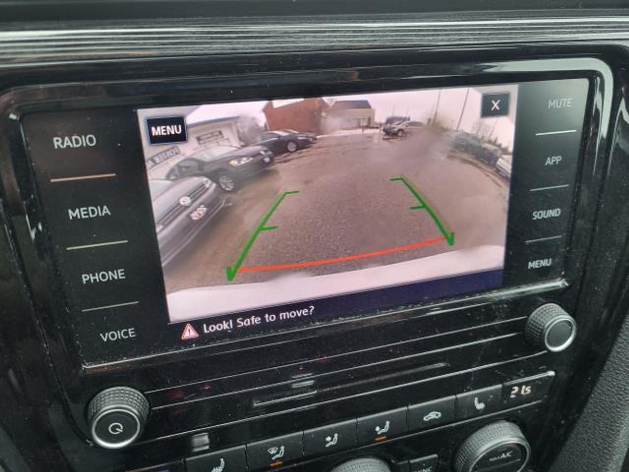 2021 Volkswagen Passat HIGHLINE Photo