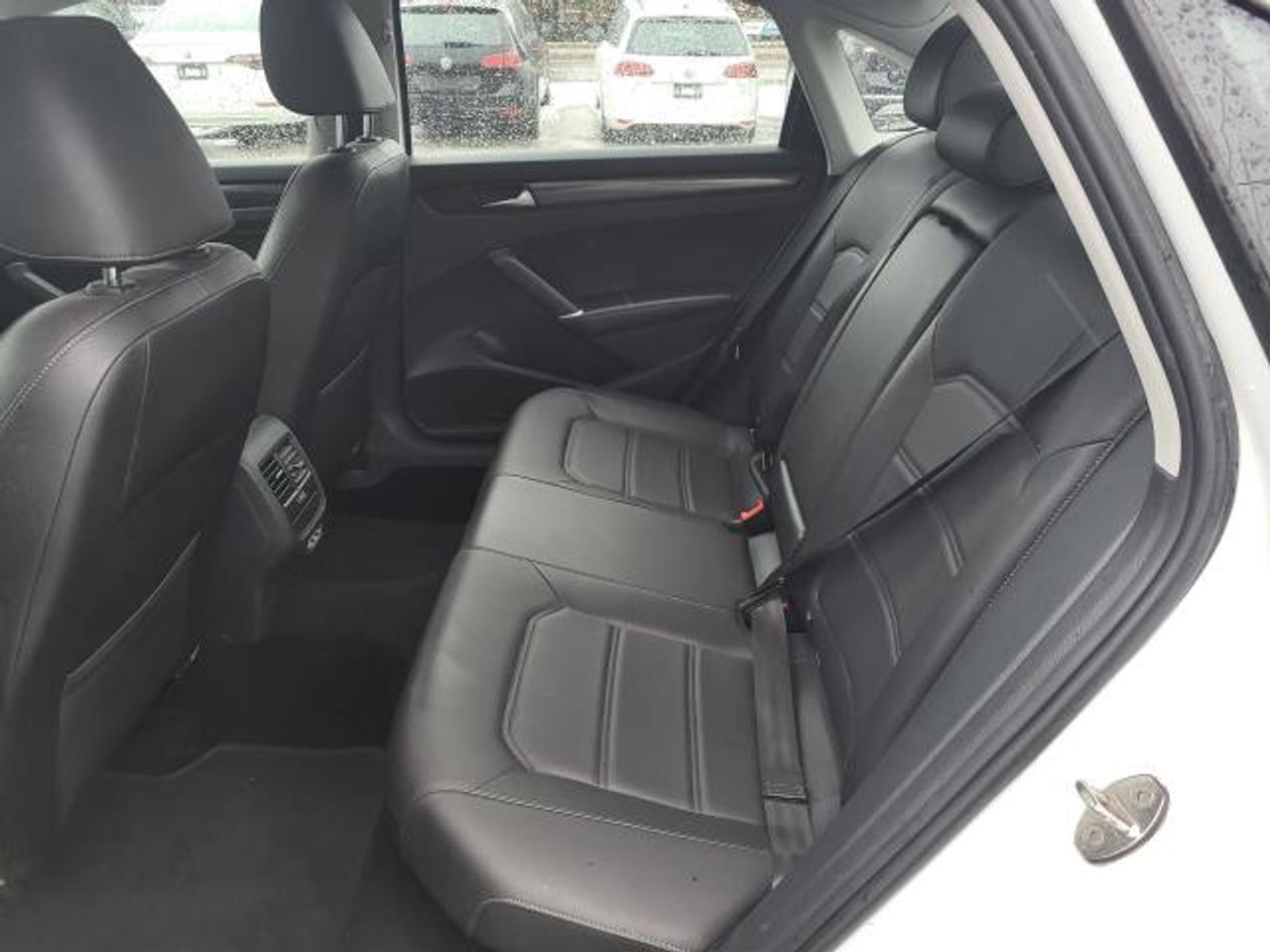 2021 Volkswagen Passat HIGHLINE Photo