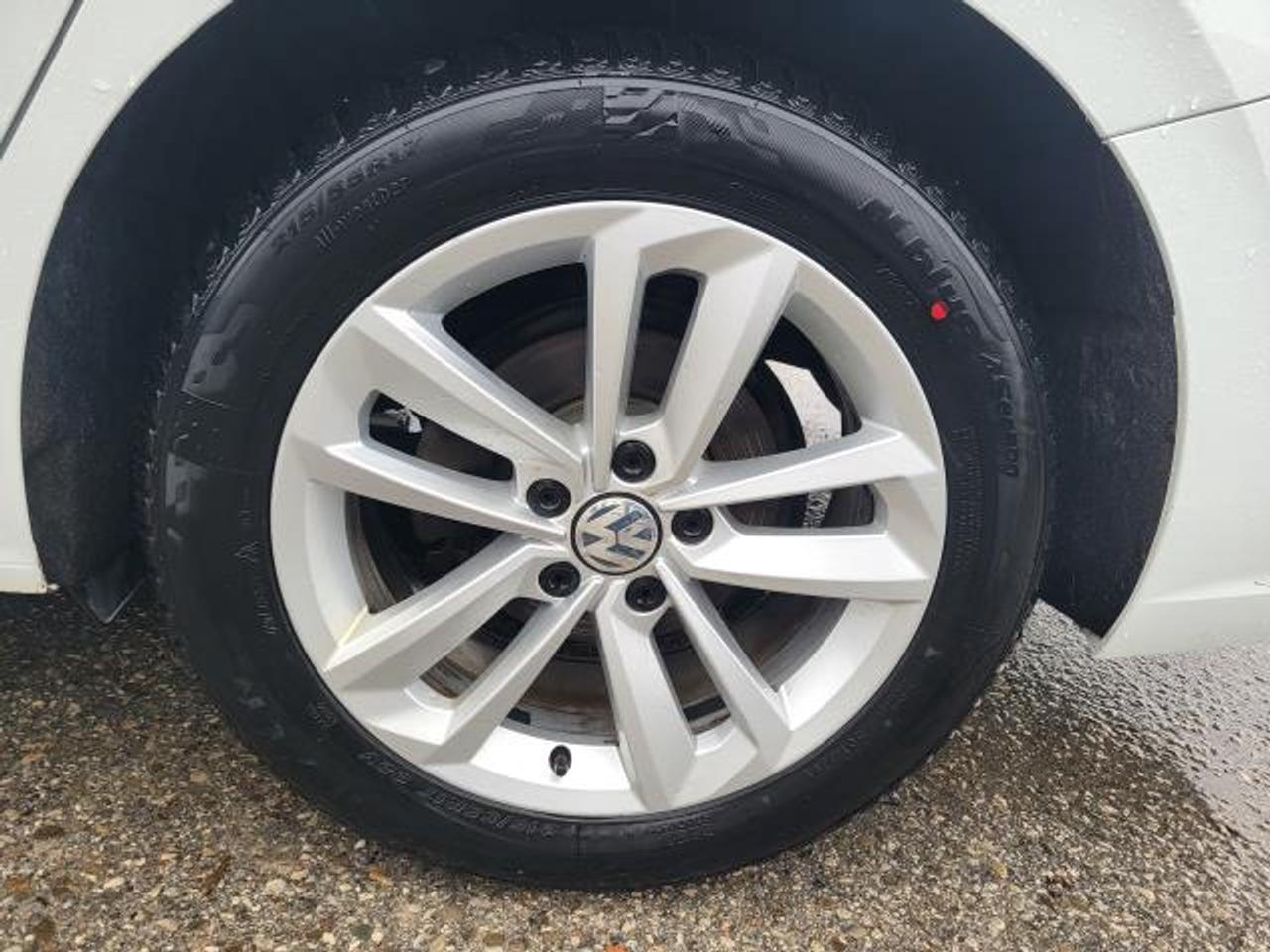 2021 Volkswagen Passat HIGHLINE Photo