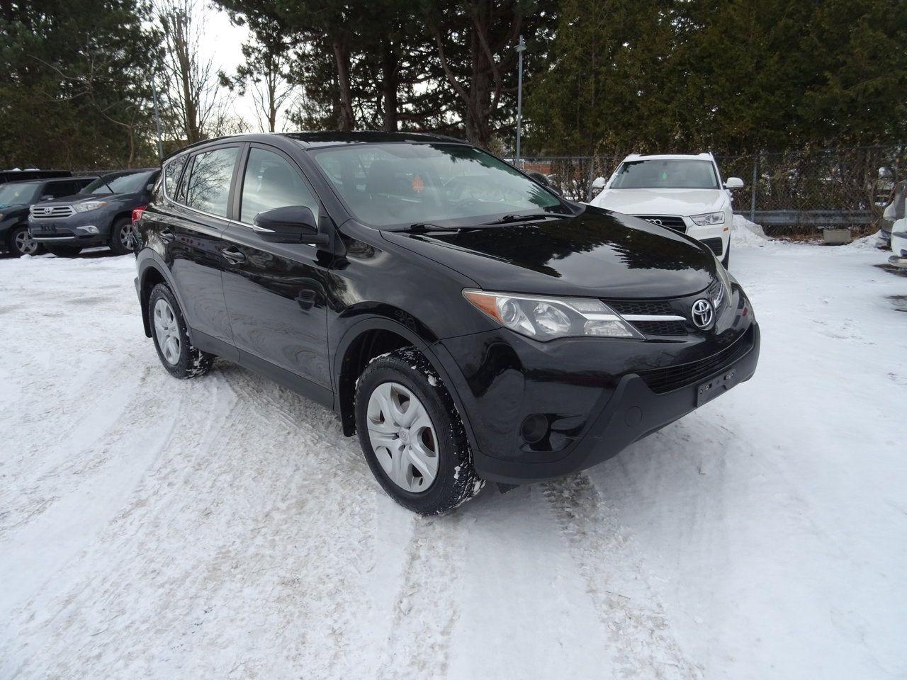 2015 Toyota RAV4 LE - Photo #4