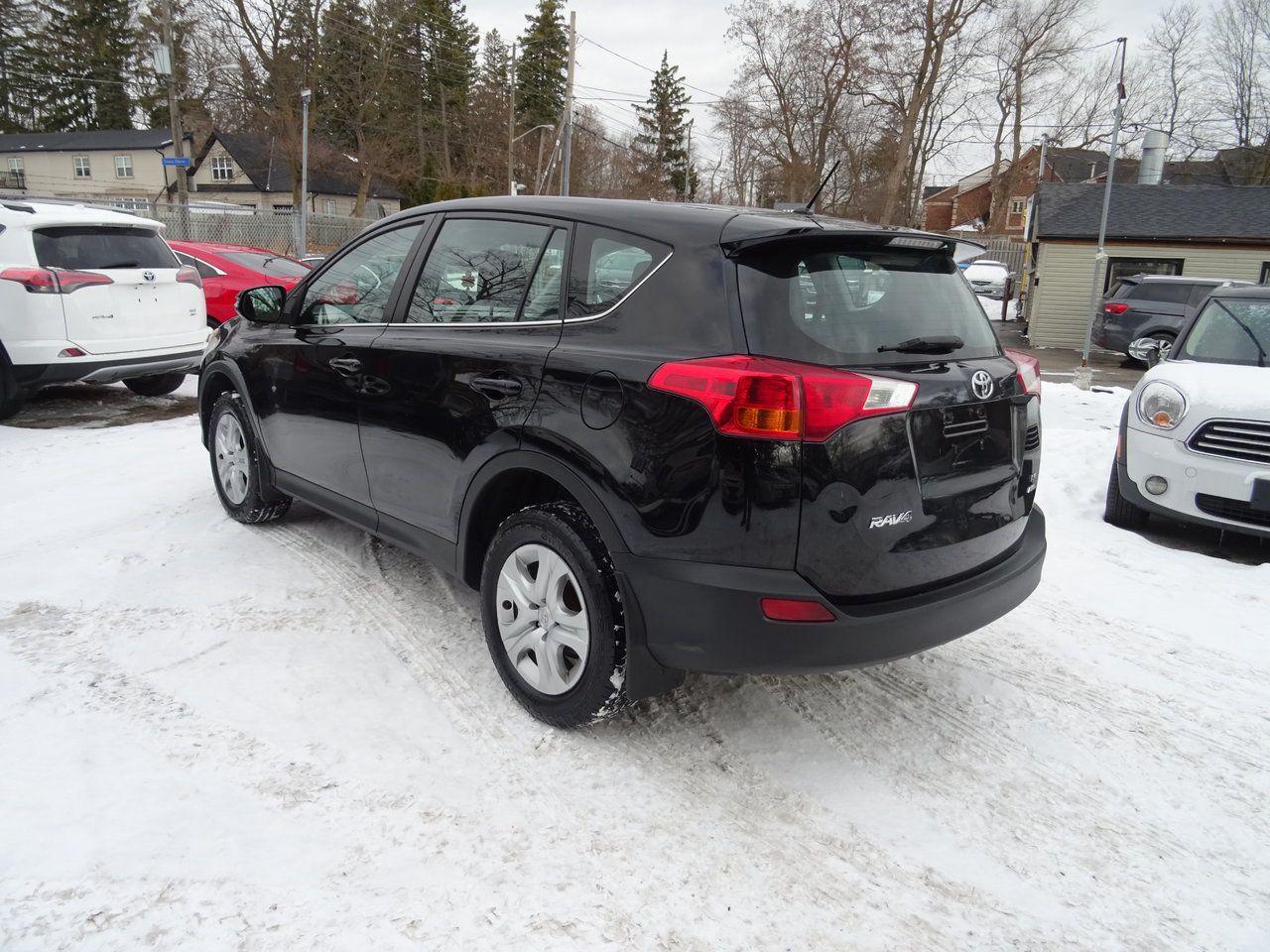 2015 Toyota RAV4 LE - Photo #8