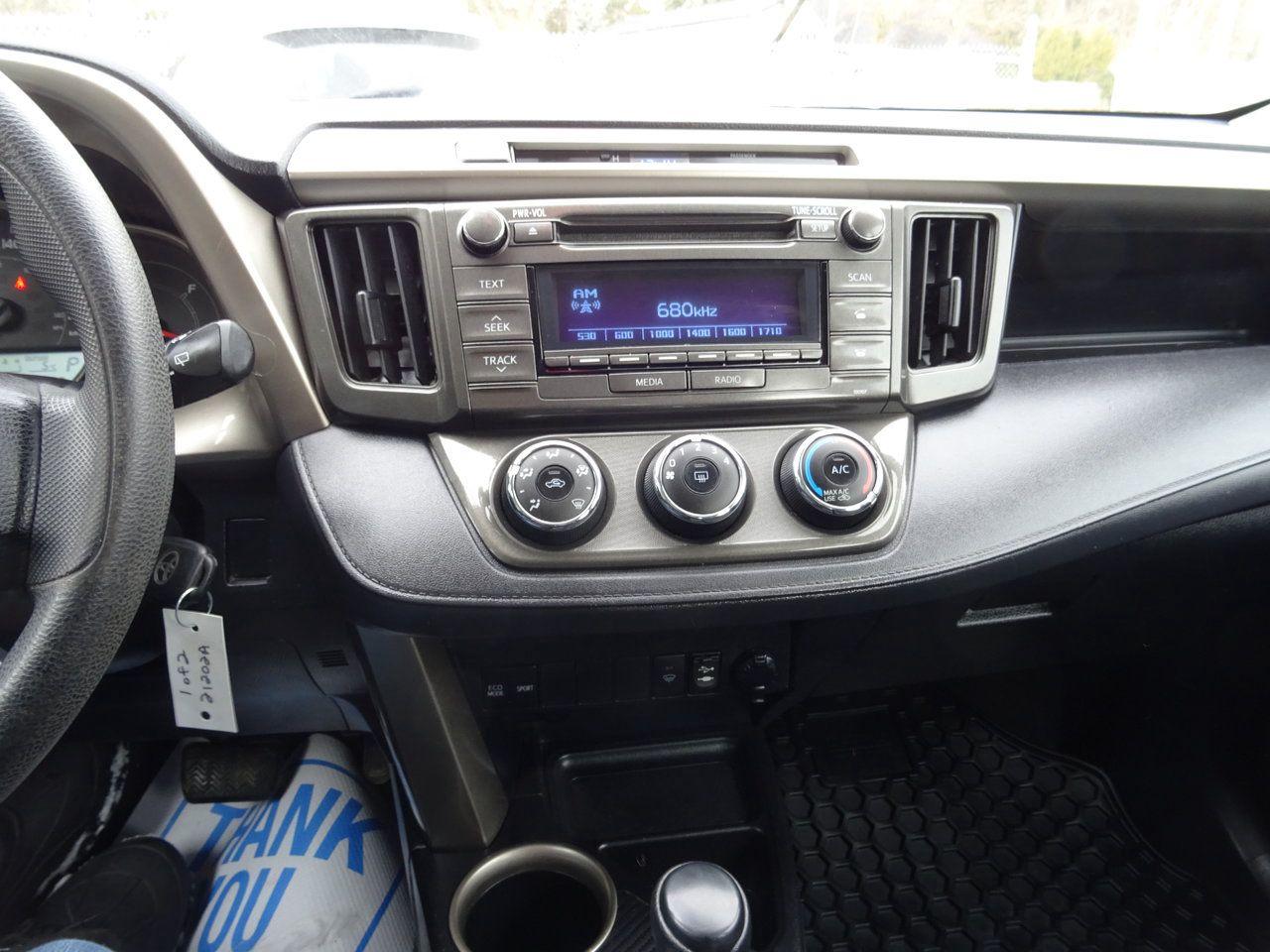 2015 Toyota RAV4 LE - Photo #14