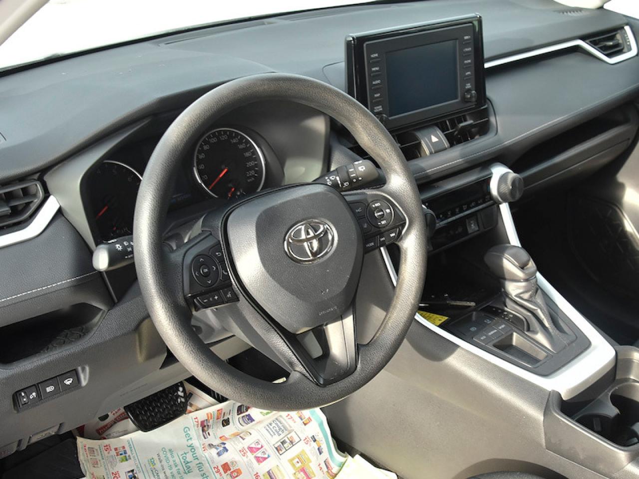 2021 Toyota RAV4 LE - Photo #5
