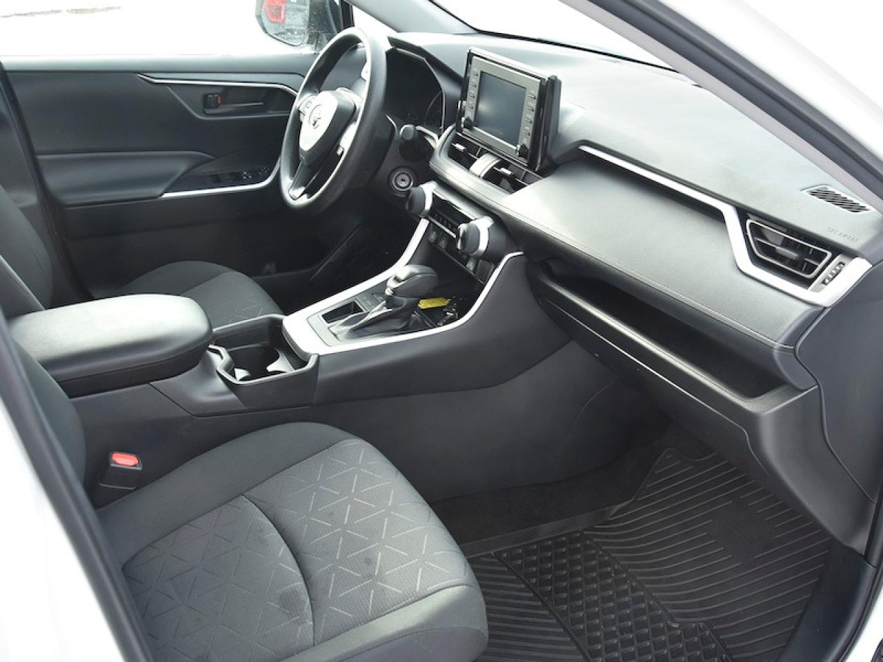 2021 Toyota RAV4 LE - Photo #7