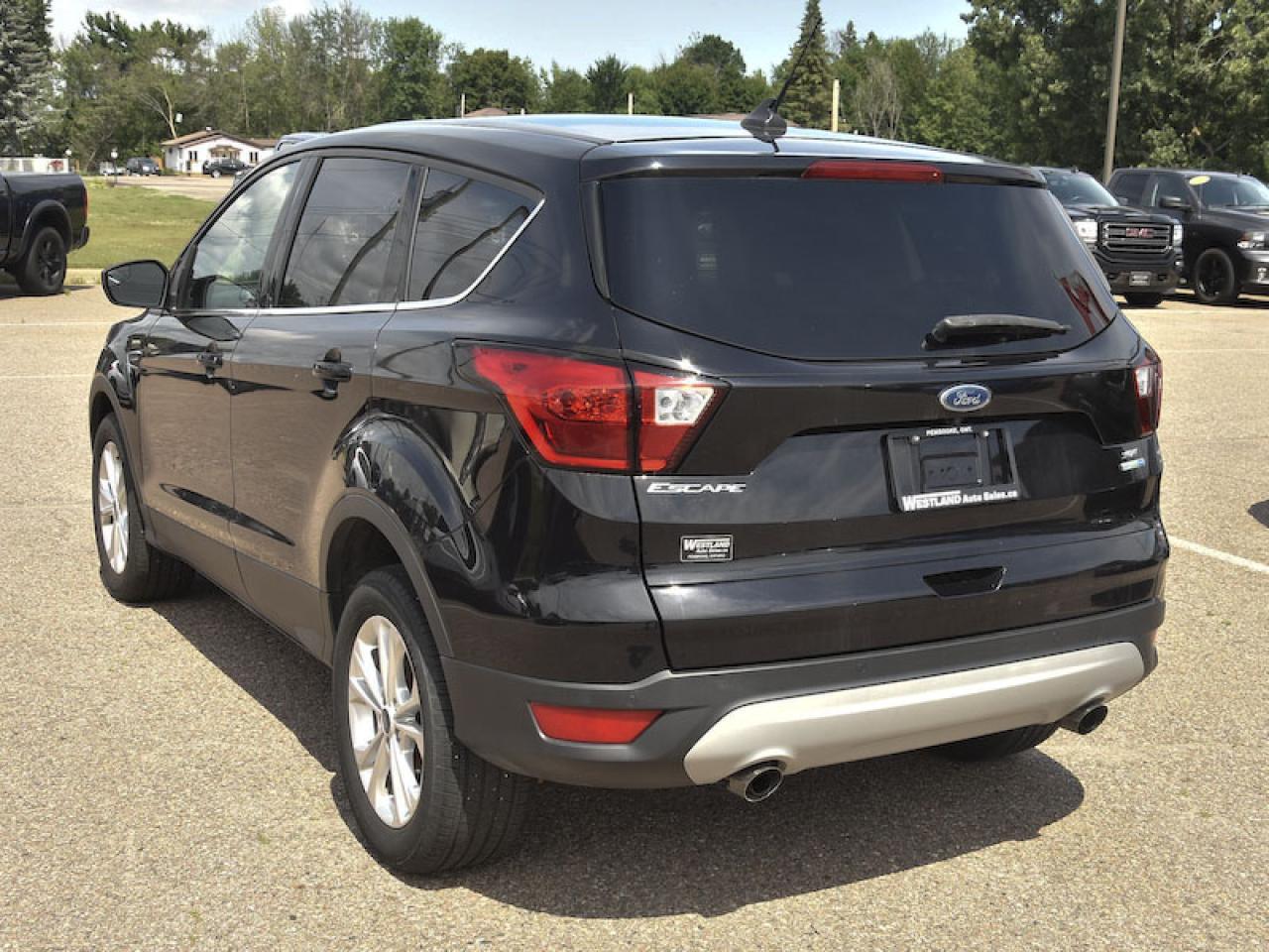 2019 Ford Escape SE - Photo #4