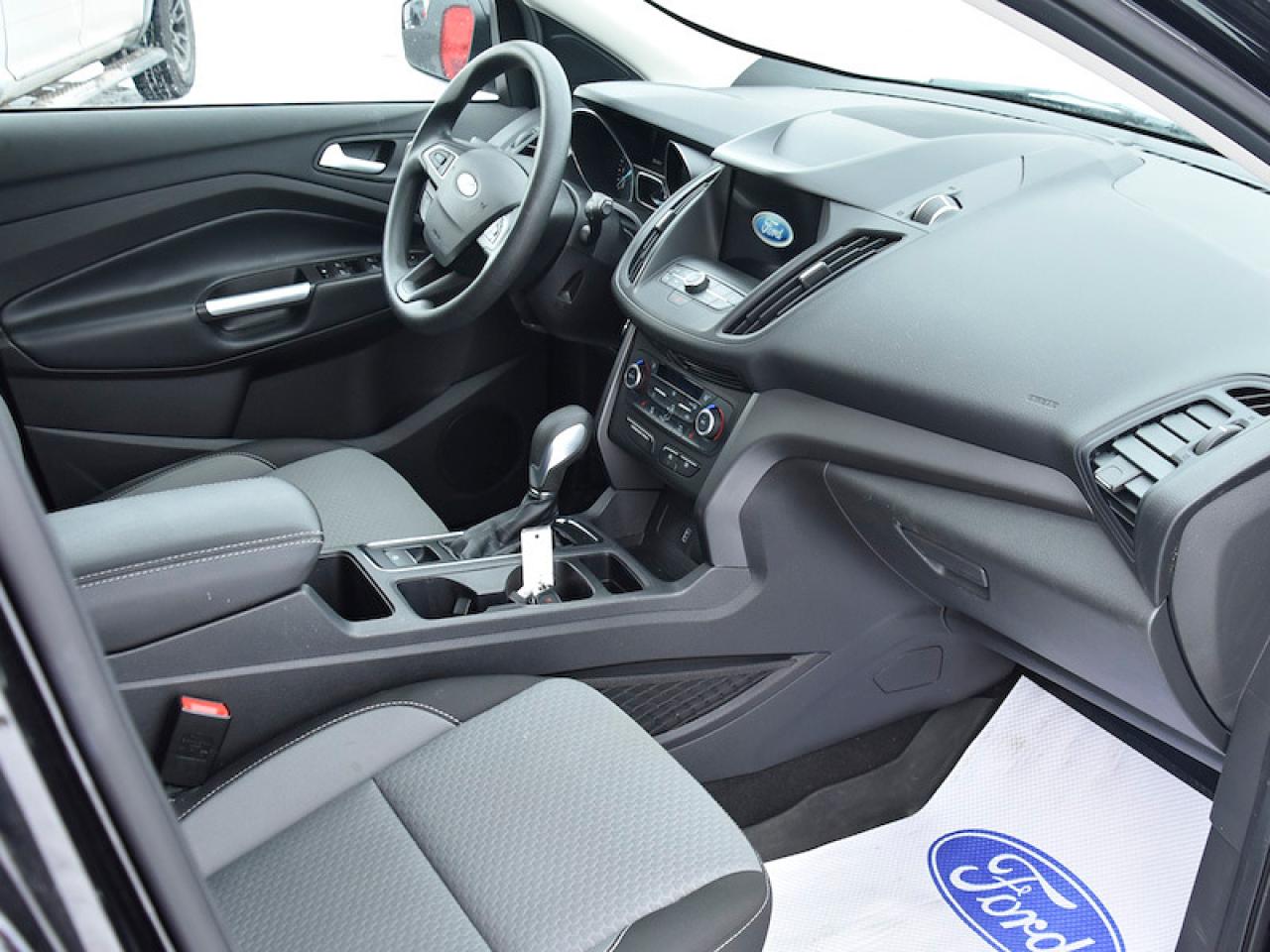 2019 Ford Escape SE - Photo #7