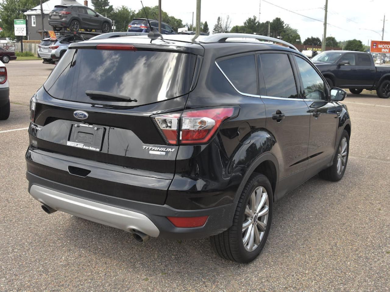 2018 Ford Escape Titanium Photo2