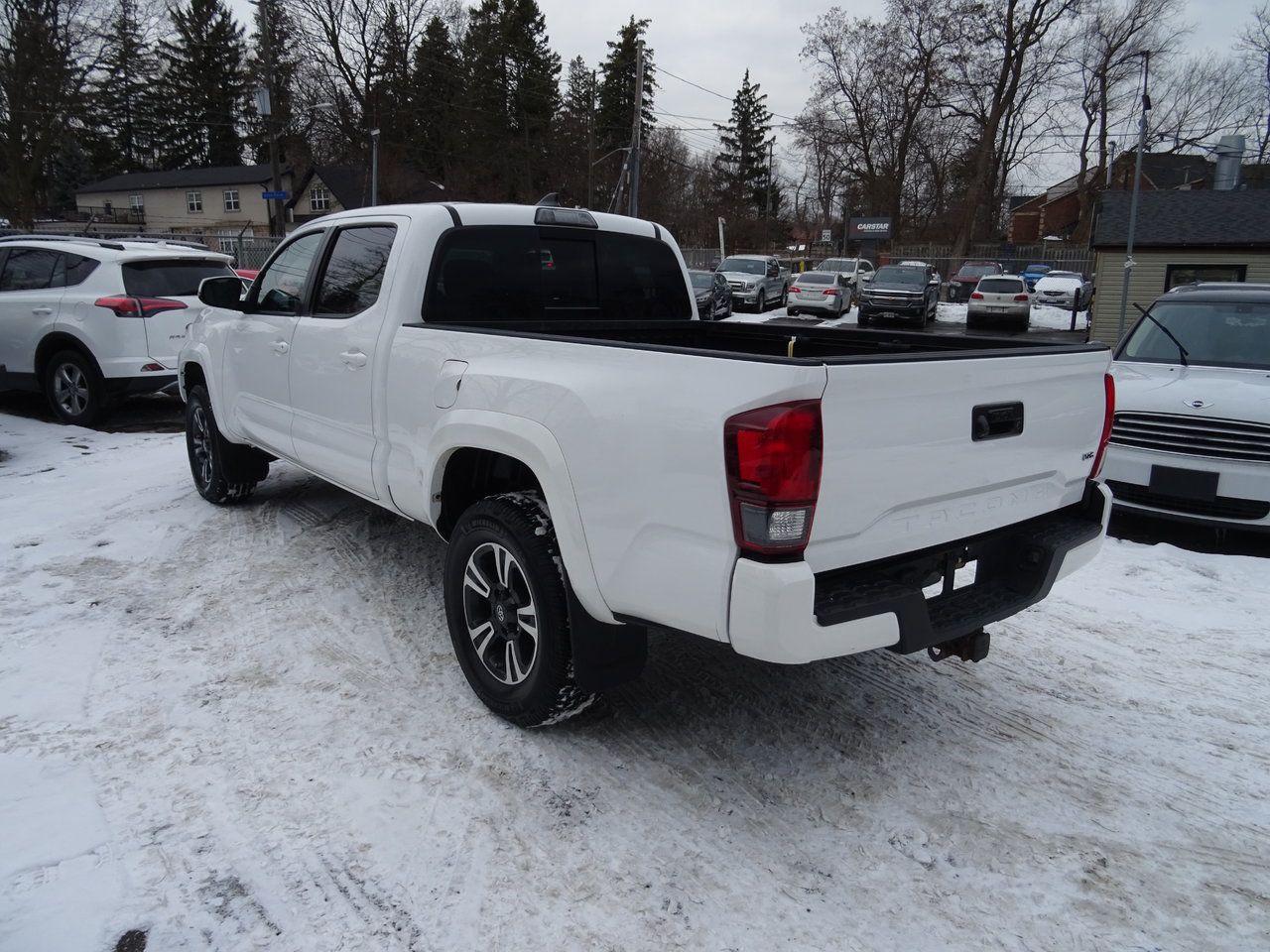 2018 Toyota Tacoma SR5 - Photo #8