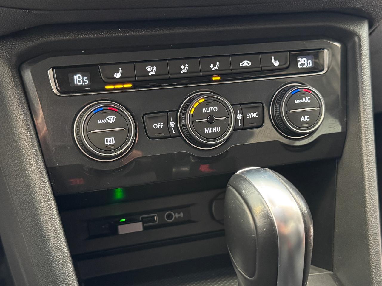 2018 Volkswagen Tiguan Comfortline AWD+ApplePlay+Blind Spot+HeatedLeather Photo88