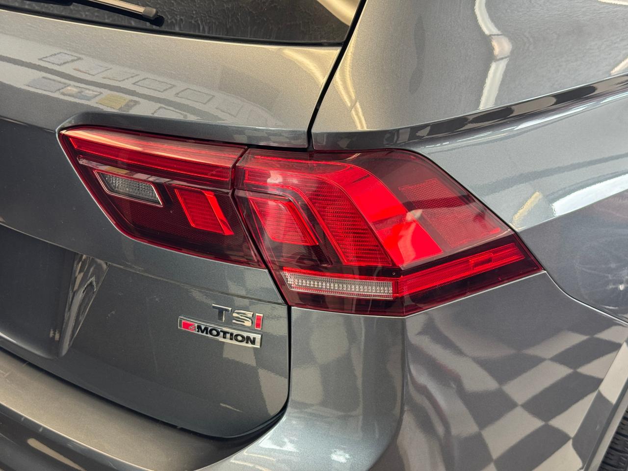 2018 Volkswagen Tiguan Comfortline AWD+ApplePlay+Blind Spot+HeatedLeather - Photo #52