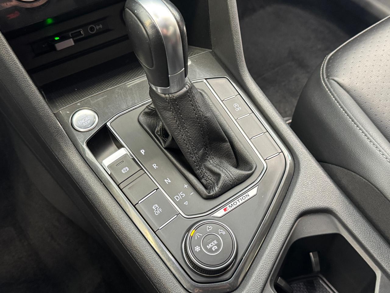 2018 Volkswagen Tiguan Comfortline AWD+ApplePlay+Blind Spot+HeatedLeather - Photo #34